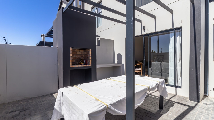 To Let 4 Bedroom Property for Rent in Sandown Western Cape